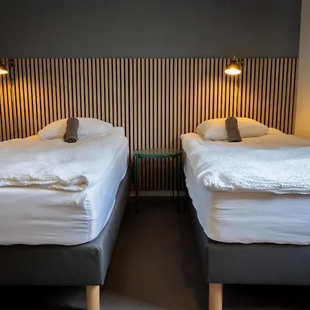 N15 Elegant Near Train Station With Ac