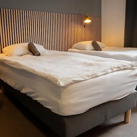 Daire N15 Elegant Near Train Station With Ac