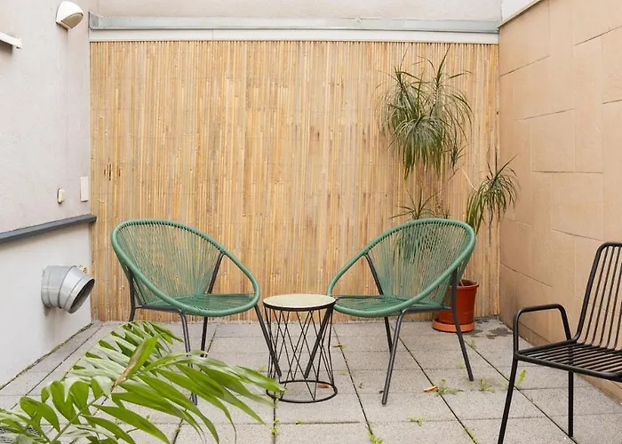 N15 Elegant Near Train Station With Ac * Pozsony