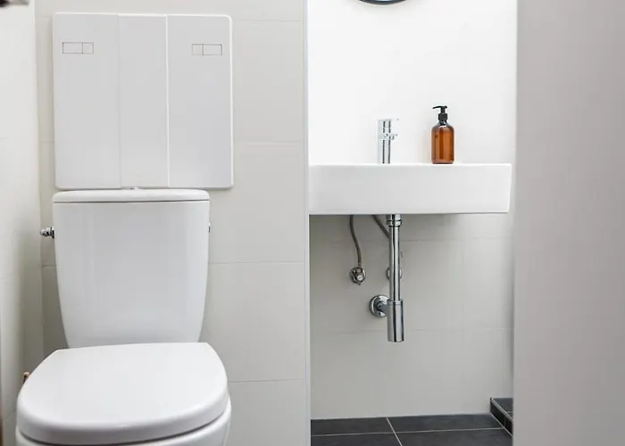 N15 Elegant Near Train Station With Ac Daire