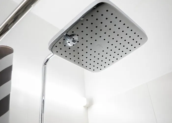 N15 Elegant Near Train Station With Ac