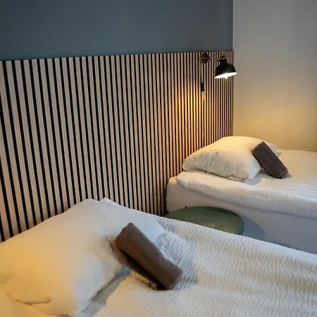 N15 Elegant Near Train Station With Ac Братислава