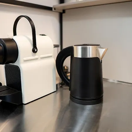 N15 Elegant Near Train Station With Ac *