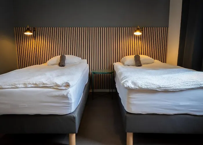 N15 Elegant Near Train Station With Ac